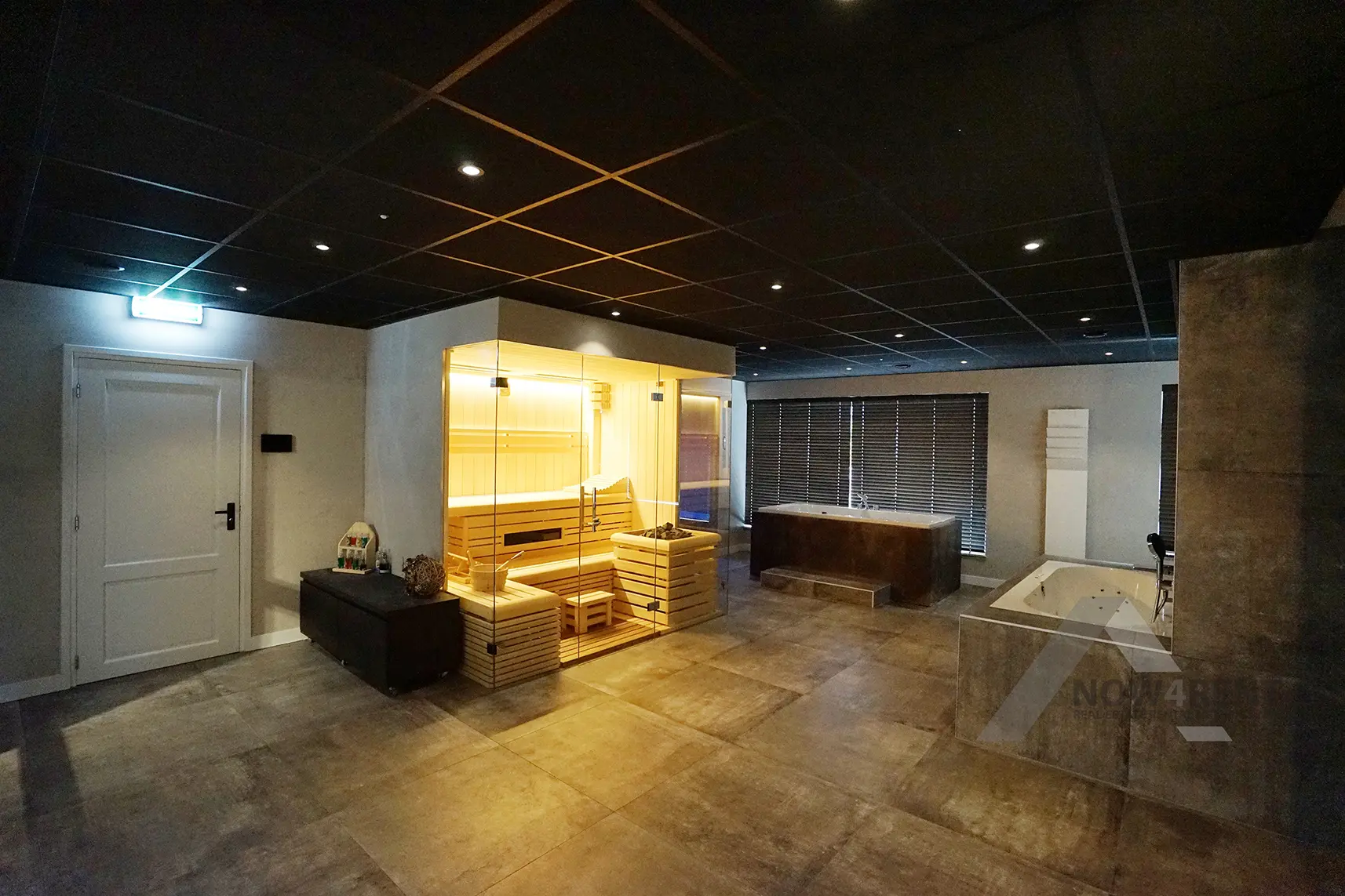 03 DSC03447 Showroom 1