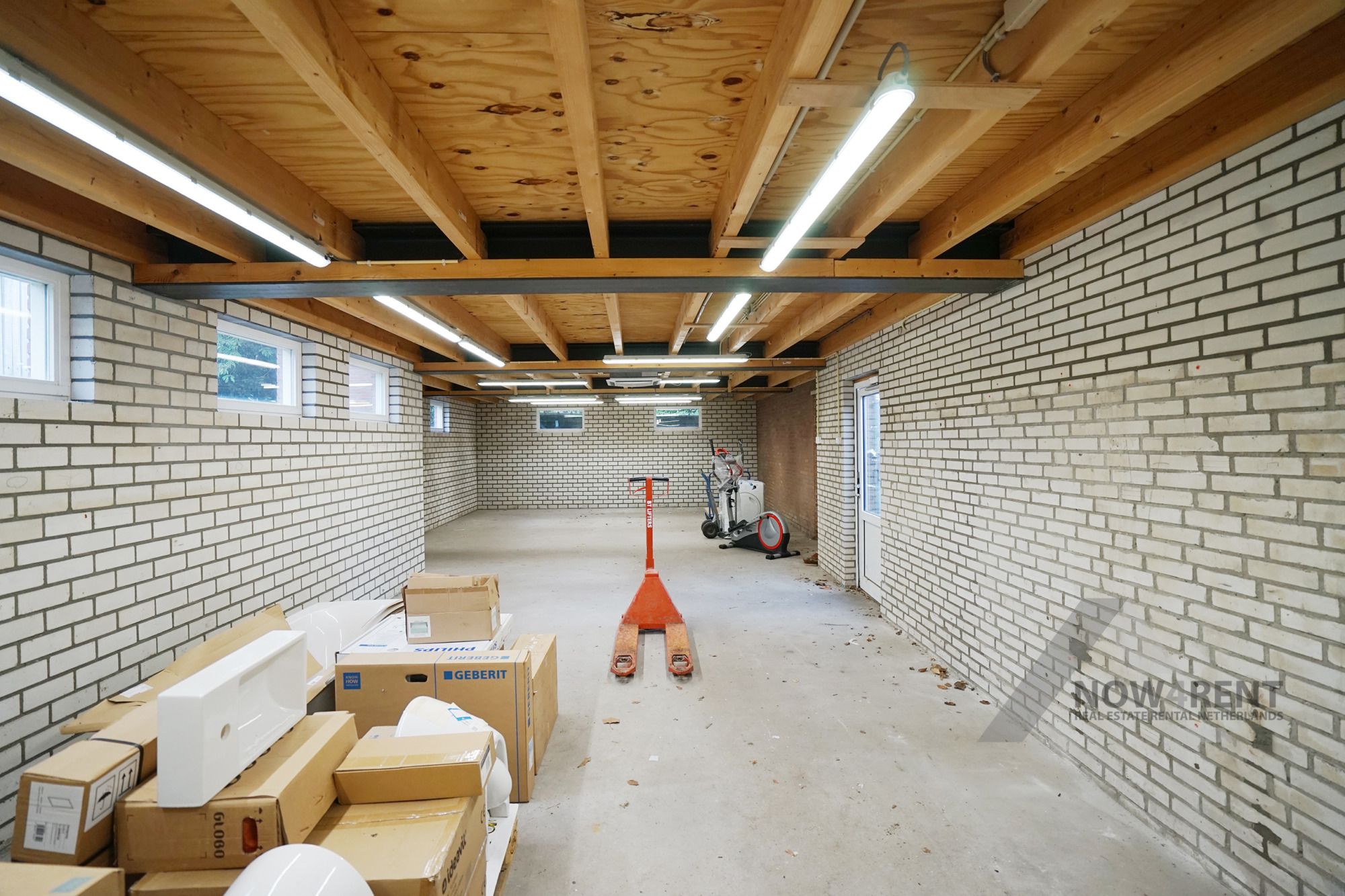 10 Veldhoven Kapelstraat zuid 45 Hal + Buitent. + magaz. Kapelstraat-Zuid 45, Veldhoven